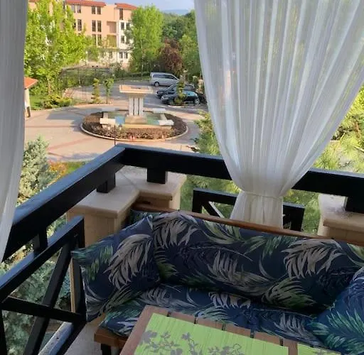 двуспални оазис бийч клуб *