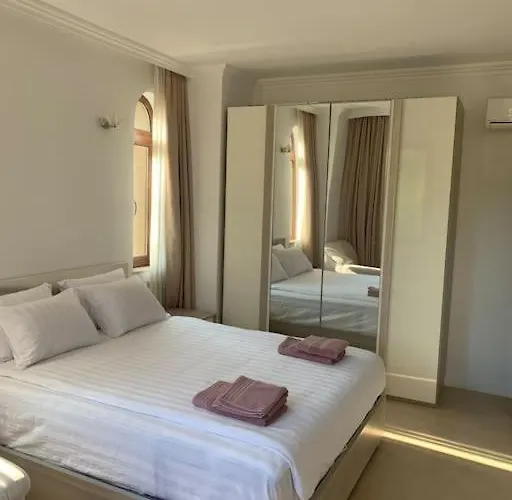 двуспални оазис бийч клуб לוזנטס