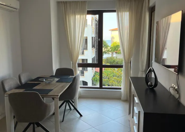 двуспални оазис бийч клуб